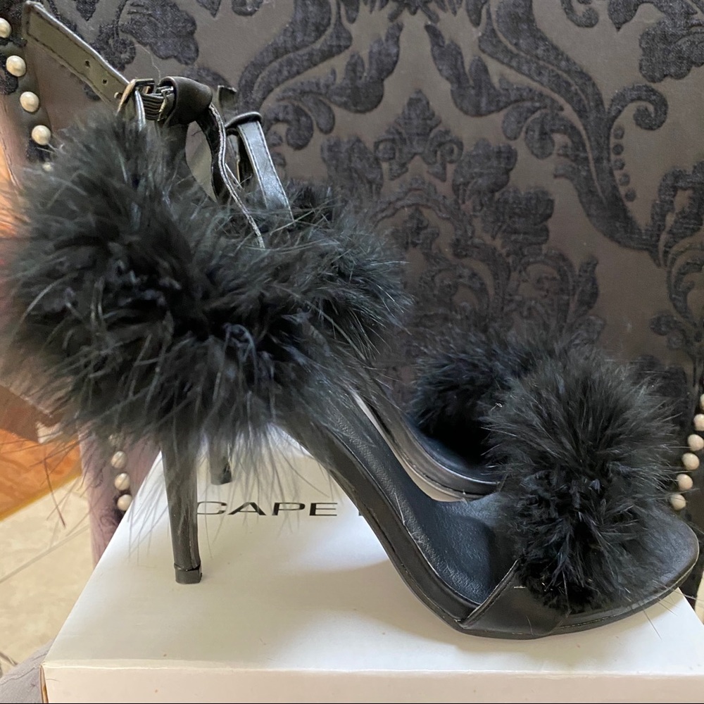 Feather Boa Heels - Picture 3 of 6